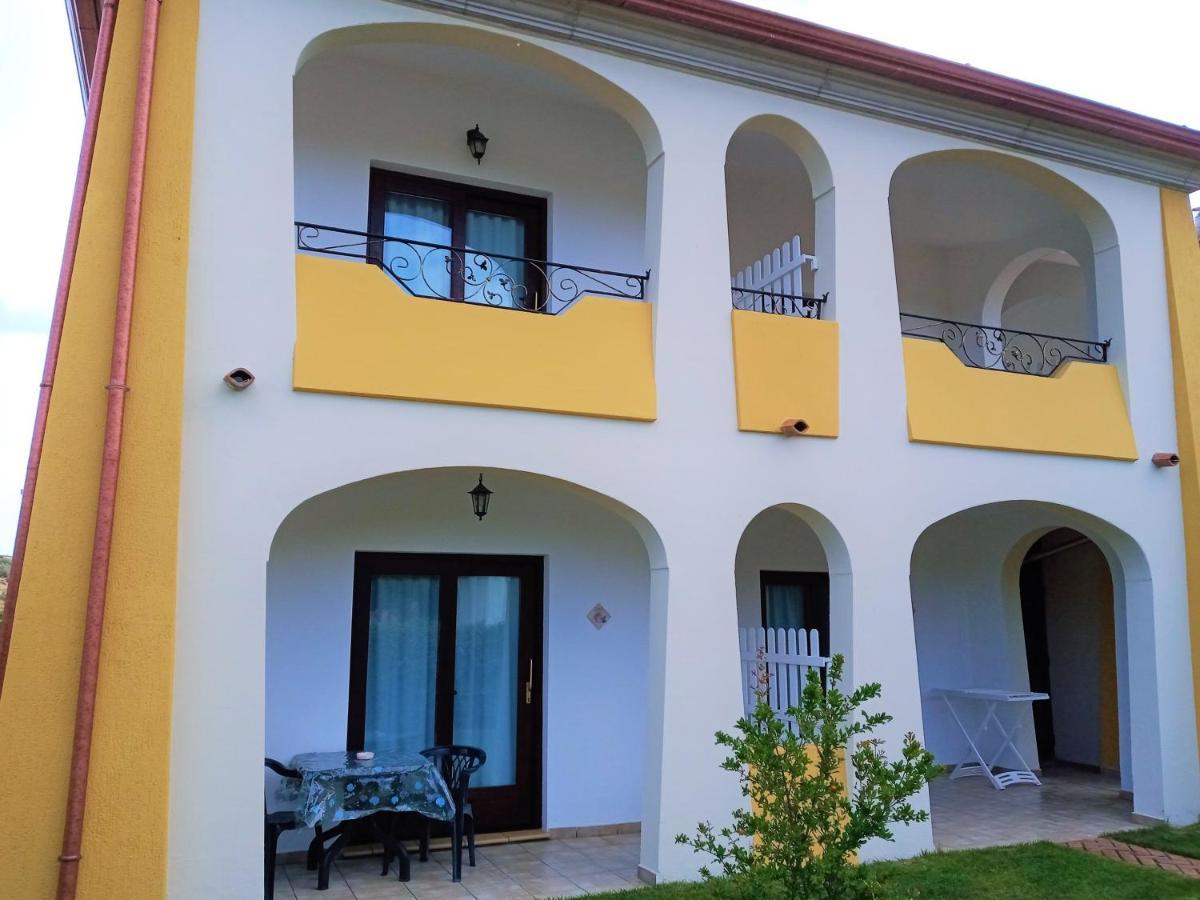 Case Vacanze San Silvestro Будоні Екстер'єр фото